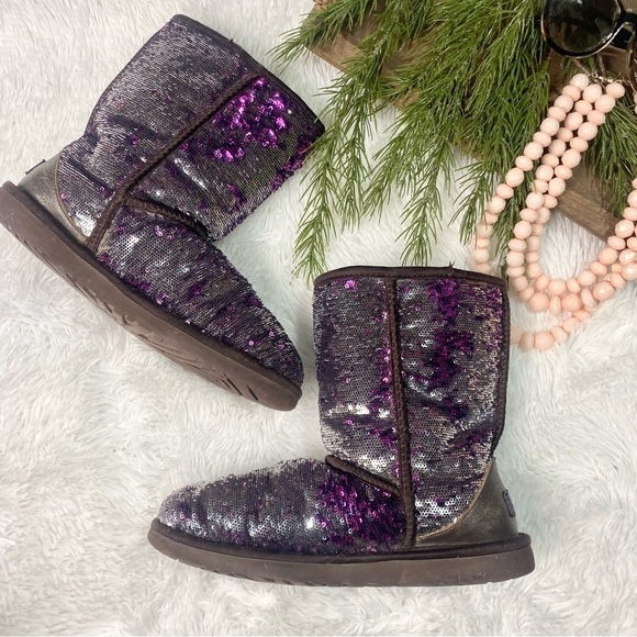 Ugg Australia fuschia pink silver reversible sequin boots size 8 - Picture 2 of 12